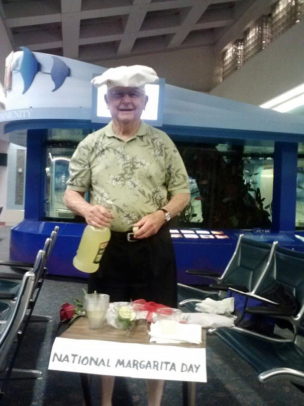 40 Photos Of The Most Hilarious Parents You Will Ever Meet - This Is How My Friend's Dad Greeted Her At The Airport Yesterday. Best Dad Ever!