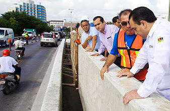 Demolición: Borge; ordena gobernador eliminar el muro del Puente Calinda; lo demolerán este martes 18