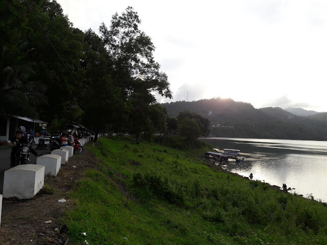 Nongkrong di Waduk Sempor Kebumen Bersama Teman dan Honda Tiger