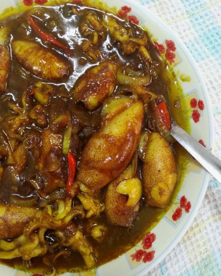 Resepi Sotong Goreng Kunyit Bersos Sedap dan Mudah