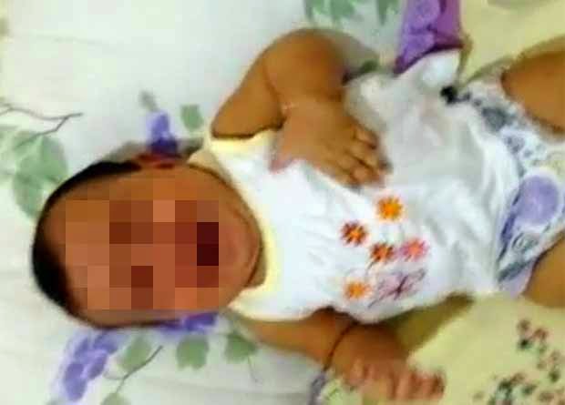 Mãe tenta sufocar filha com fralda e manda vídeo para ex-namorado