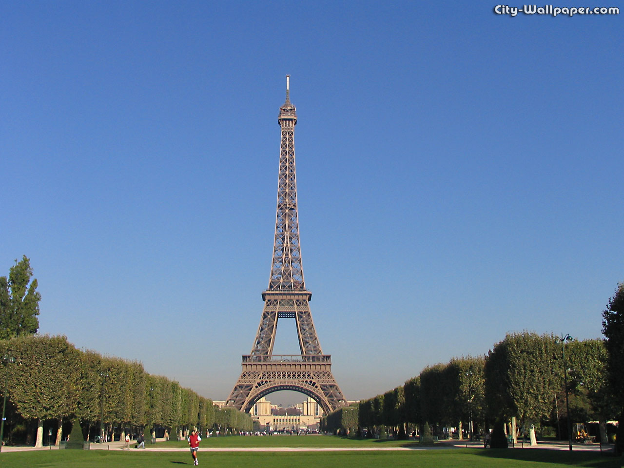 Eiffel tower wallpaper | Dubai Wallpaper