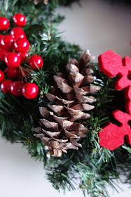 pine cones, how to clean pine cones, pine cones for decorating, pine cones for crafts, blah to TADA!, DIY Christmas ornaments