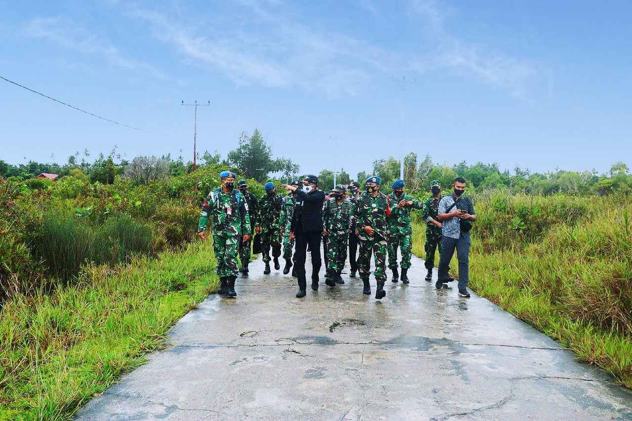 Danlanud Bersama BPN Kabupaten Natuna Ke Pulau Subi Tinjau Aset Landasan TNI AU Peninggalan Jepang