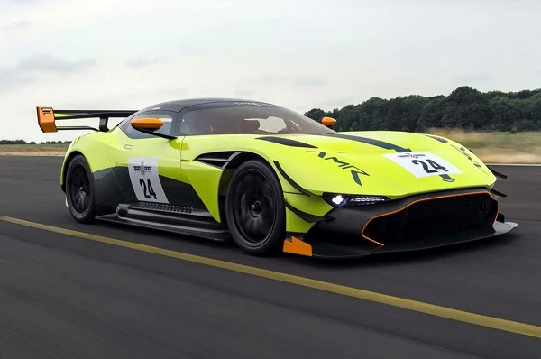 Aston Martin Vulcan AMR Pro 