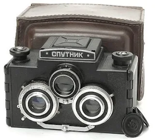 Sputnik kamera stereo 3d dengan huruf cyrillic