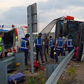 Bus Putra Pelangi Asal Padang Terguling di Jalan Tol, Kenek Tewas Terjepit