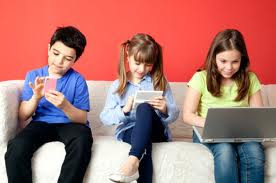 kids using technology