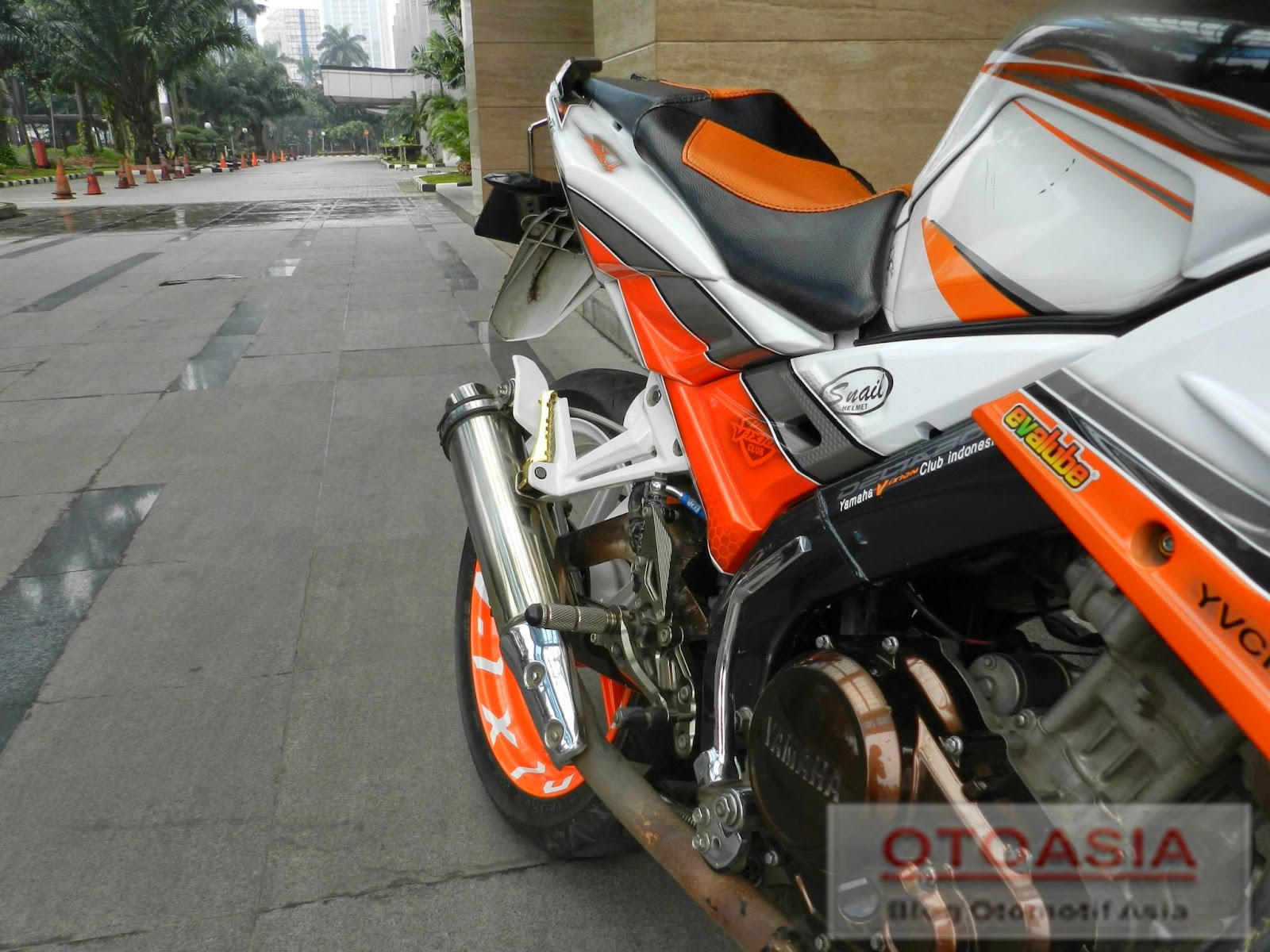 13 Slash Modifikasi Vixion Smart Minimalis Inspirasi Logo YVCI