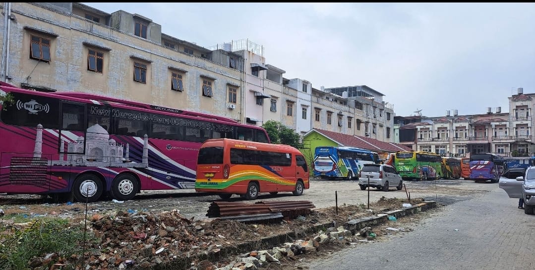 Resahkan Warga, Walikota Siantar Instruksikan Dishub Tertibkan Bus Paradep 