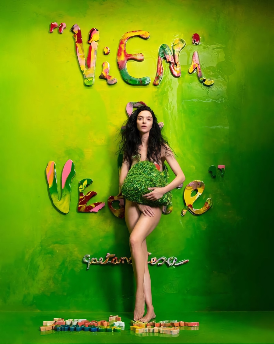 Mariacarla Boscono poses for Bottega Veneta Vieni a Vedere installation campaign.