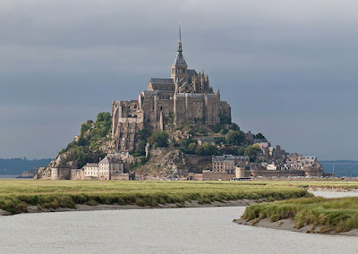 [Image: Mont-Saint-Michel-02.jpg]