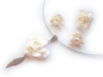 Set bijuterii mirese cu trandafiri albi 10638
