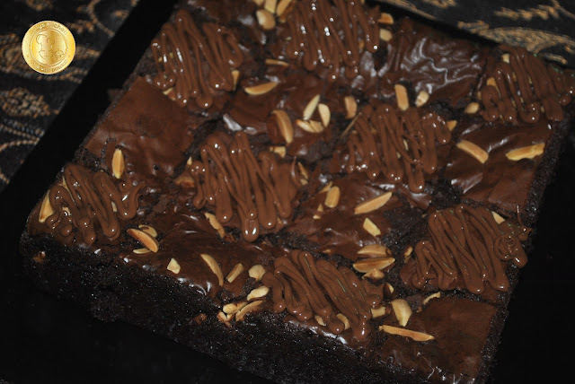 PATYSKITCHEN: ALMOND FUDGY BROWNIES