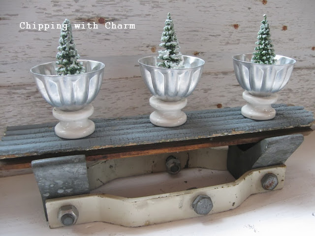 Chipping with Charm:  Mystery Junk, mini molds and more insulators for Christmas...http://www.chippingwithcharm.blogspot.com/