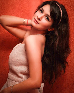 131+ Latest Avneet Kaur Wallapapers, Images, Pictures, Pics