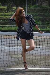 KUMPULAN POSE MODEL DENGAN TEMA LAPANGAN TENIS