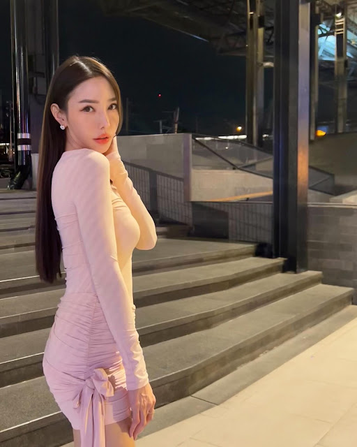 Kate Methawi – Most Beautiful Thailand Transgender Girl Night Dress Instagram Photo