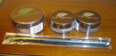 Eve-Organics-mineral-makeup-assortment.jpeg