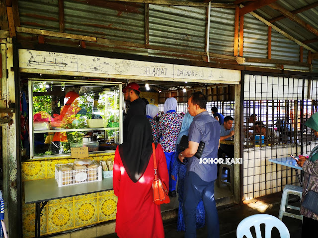 Best Johor Bahru Nasi Lemak List. Mughni Saujana Cafe. Warung Sebelah Rumah Menteri Besar