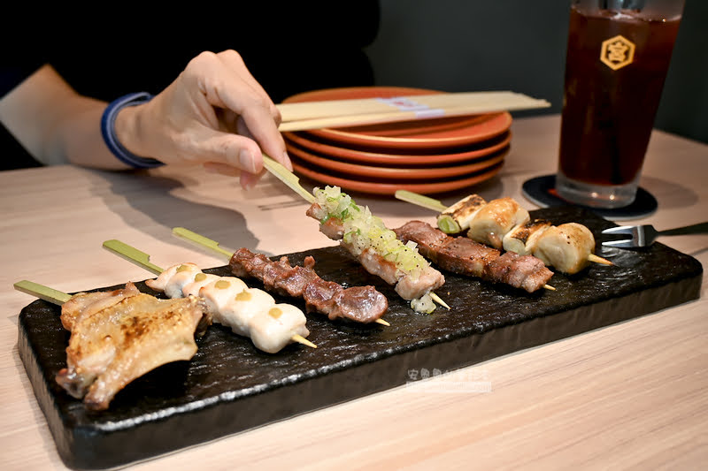 大安區串燒居酒屋|鳥萬炭火燒:日式精緻居酒屋料理,炭香味地雞