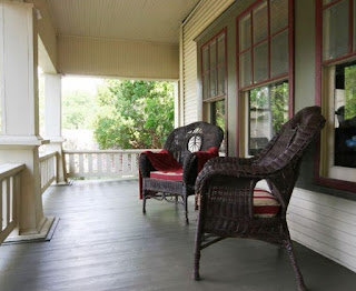 Ceramic Motifs on the Terrace Floor Minimalist House