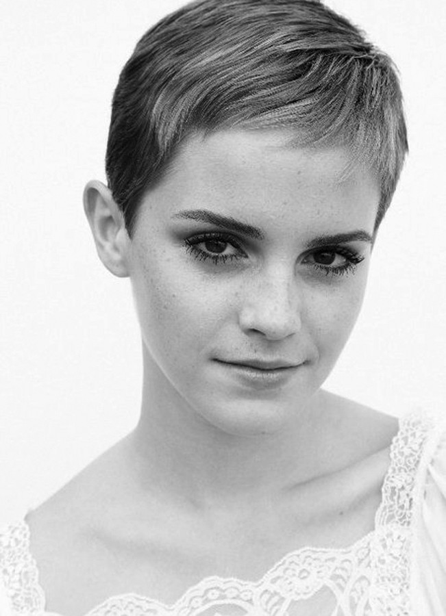 emma watson short haircut pictures. Emma Watson Short Pixie