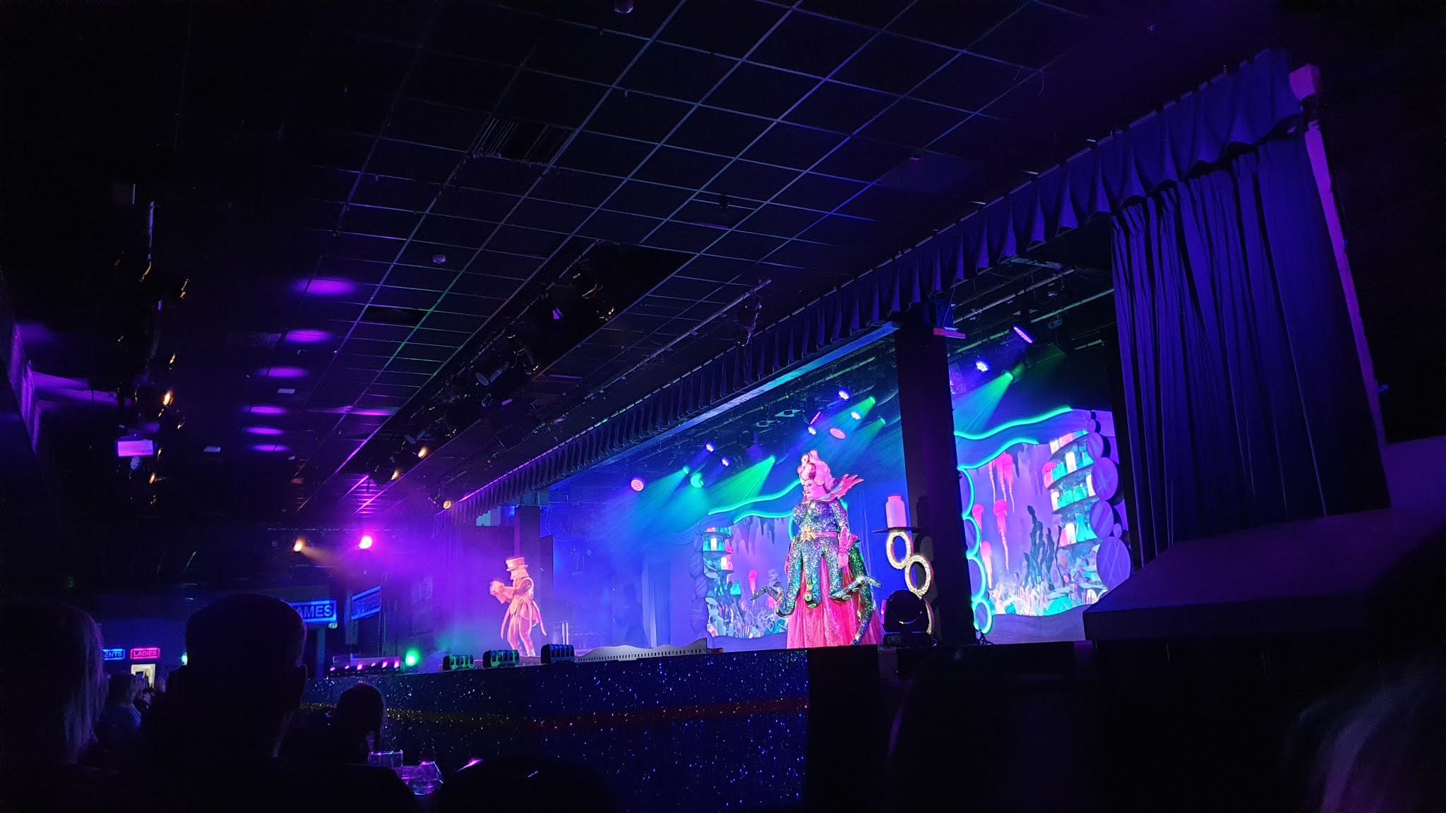 little mermaid panto at butlins