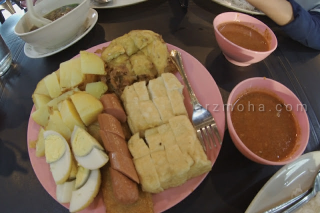 cucur udang tikam batu, cucur udang along bihun sup marvelous, tempat makan best di sungia petani, warung makan sedap di tikam batu, cucur udang,