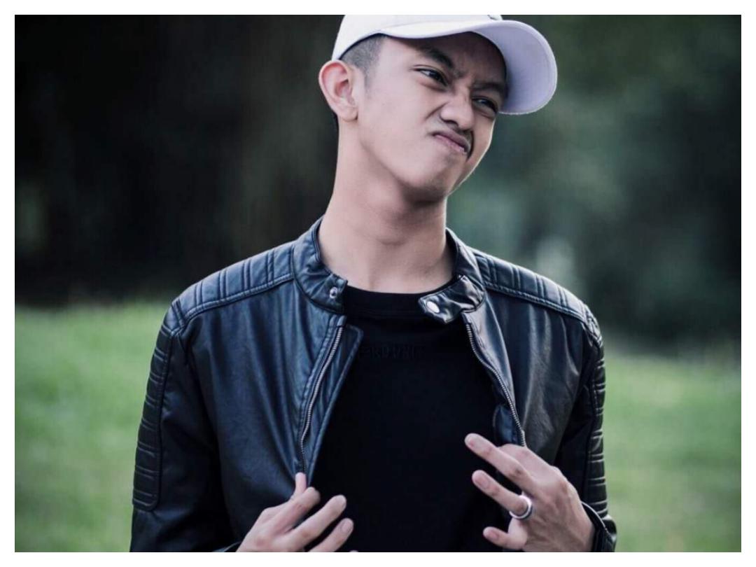 Biodata Penuh Ismail Izzani Penyanyi Lagu Sabar - OH HIBURAN