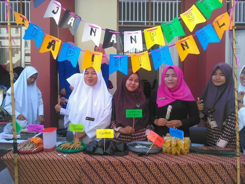 Inspirasi Istimewa 30+ Dekorasi Stand Bazar Sekolah Pake Meja