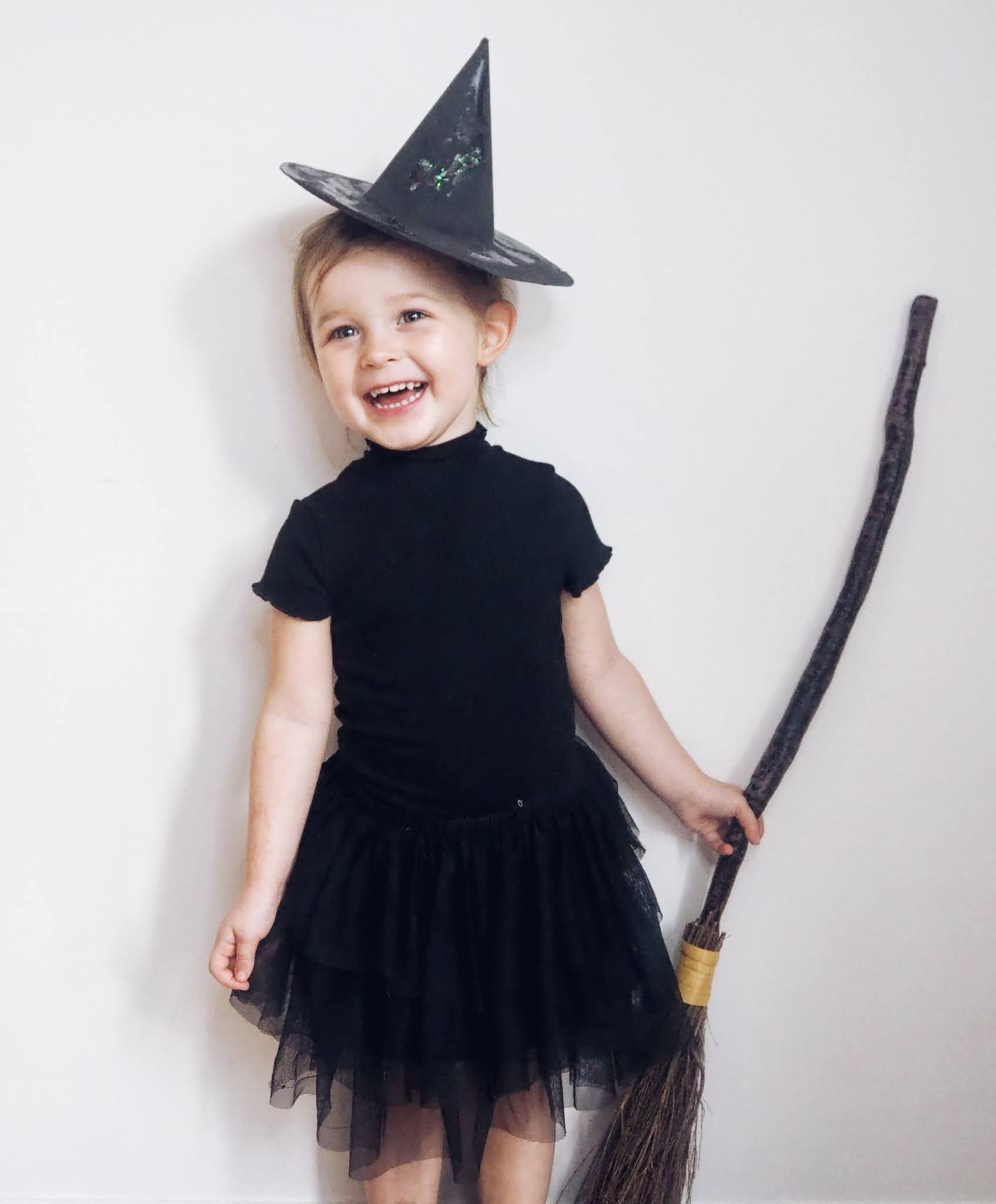 DIY Halloween craft witched hat