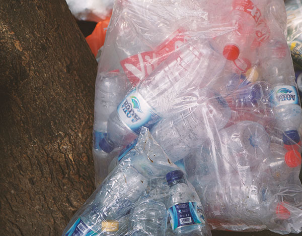 Cara Bijak Berplastik Untuk Kamu Yang Tidak Anti Plastik