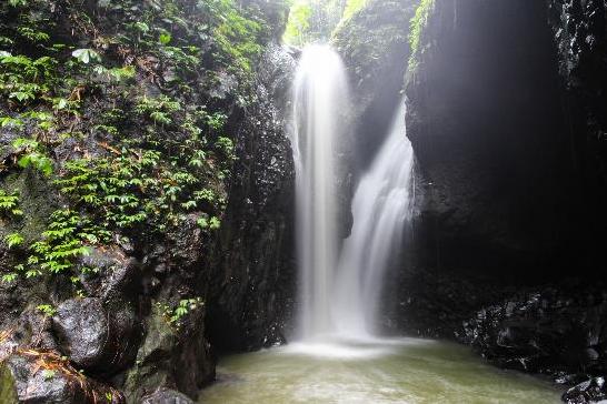 Air Terjun Kembar Gitgit Bali