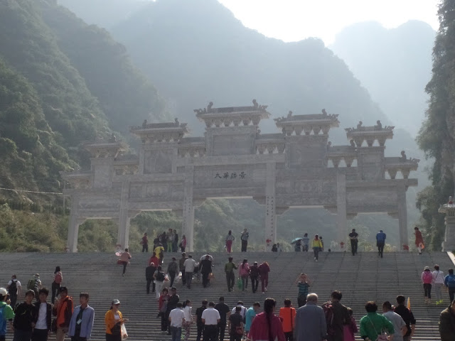 huashan west peak cable car station gateway