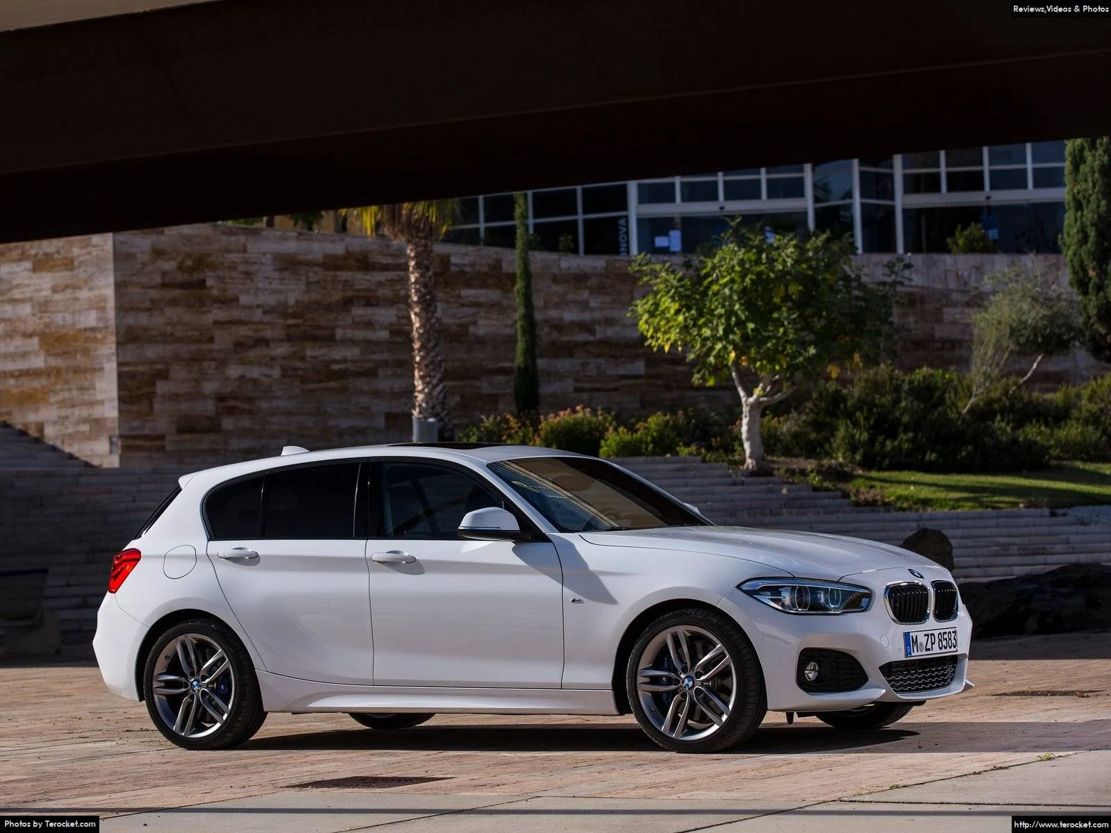 Hình ảnh xe ô tô BMW 1-Series 2016 & nội ngoại thất