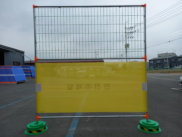 attach the upper mesh net and assemble the lower yellow mesh net 2 stages