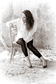 Emanuela Migliaccio, modella, woman, donna, poesia, legs, sepia, bellezza, beauty,  sensualità, femminilità, foto Ischia, Canon 5d mkII, Canon EF 85mm f/1.8 USM, 