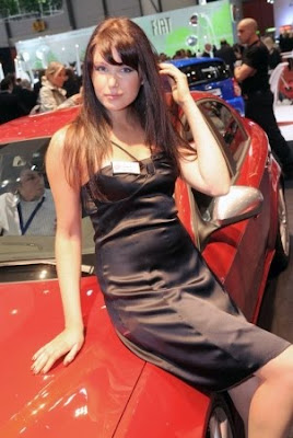 Most Gorgeous Auto Show Babes Seen On www.coolpicturegallery.us