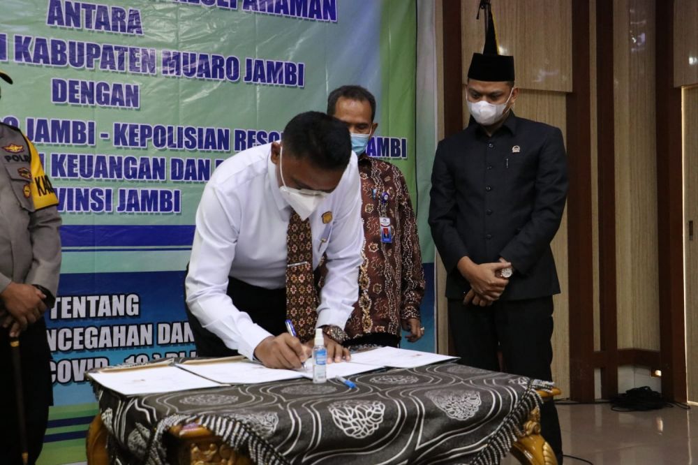 Ketua DPRD Muarojambi Saksikan Penandatanganan MOU Pengawasan Anggaran Dana Covid-19