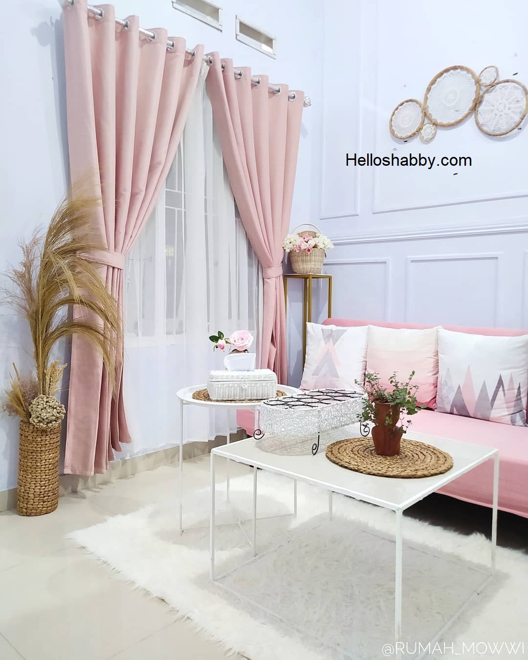 Desain Ruang Tamu Mungil Dengan Sentuhan Warna Pink Pastel HelloShabbycom Interior And Exterior Solutions