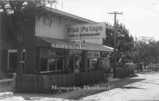 One of the first places of entertainment long ago in an old Pattaya; the Blue Bar on the beach