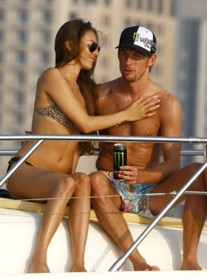 Jessica Michibata Get A Kiss From Jenson Button2