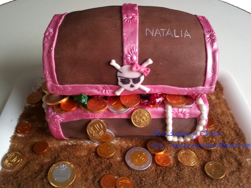 Cofre pirata con Fondant. conazucarymimo.blogspot.com