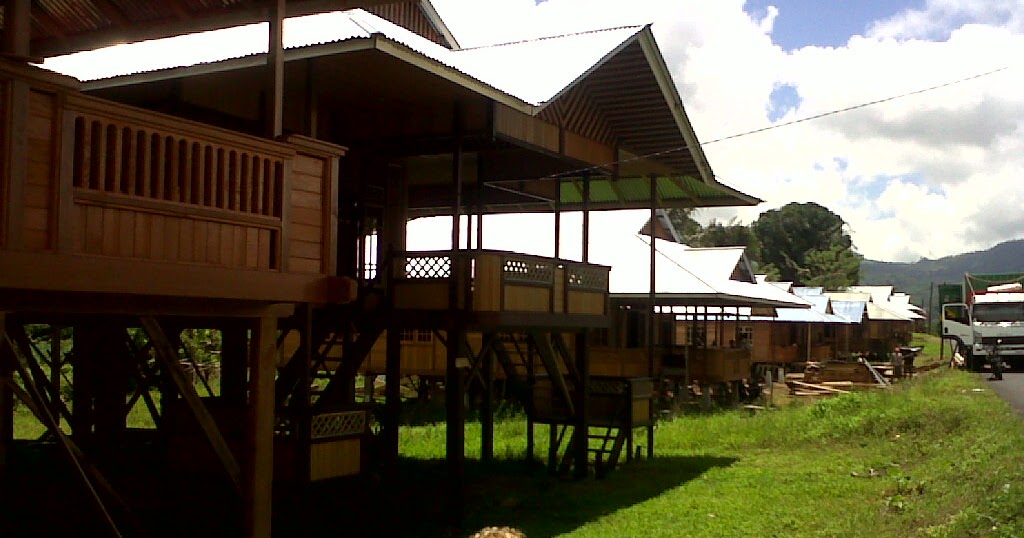 Desa Woloan pusat industri rumah kayu