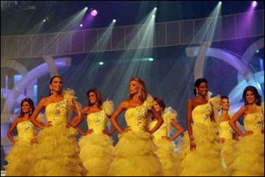 Miss Venezuela, Stefania Fernandez, was crowned as Miss Universe 2009 in the Bahamas