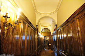 Pasillo Paneles de Madera en Marble House, Newport