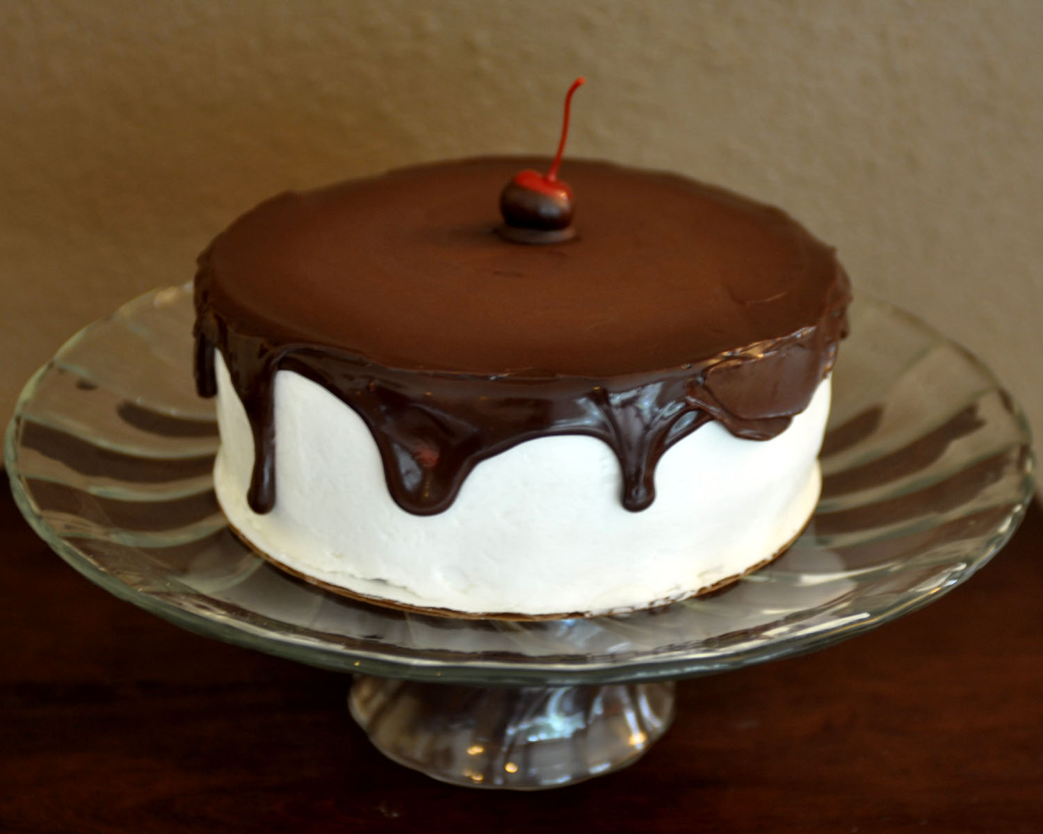 easy chocolate cake recipe Here is a super easy, but incredibly elegant cake you can do with no 