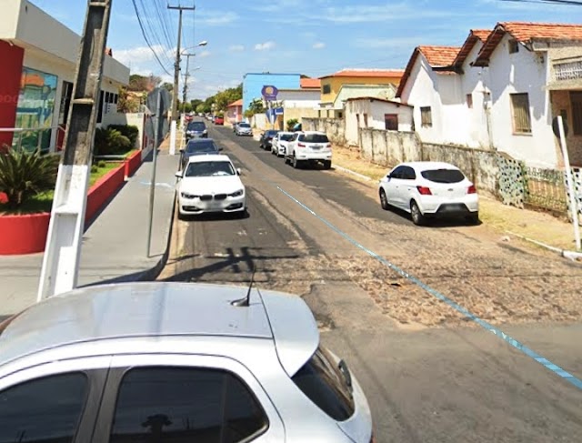 Rua passa a ter sentido único de circulação no Centro de Parnaíba