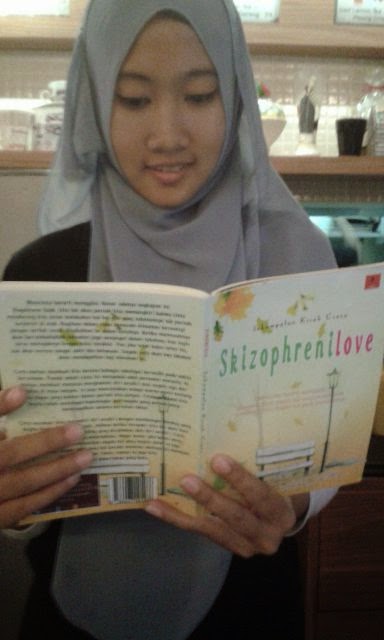 Skizopherenilove buku Nana Sastrawan - Kitab Hujan